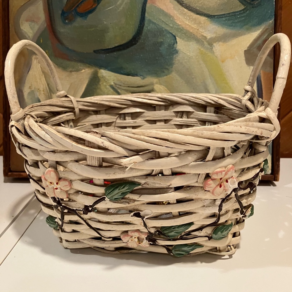 Floral Woven Basket with Handles hand painted - Picture 10 of 12